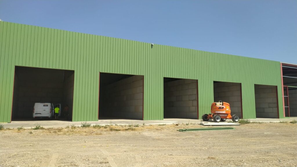 façade en panneaux sandwich de laine de roche